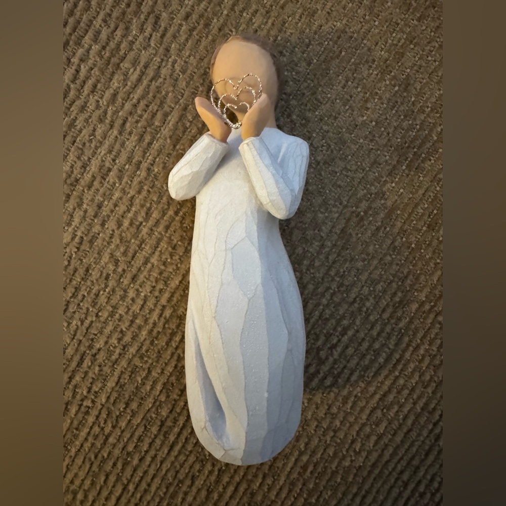 Demdaco Willow Tree “Lots of Love” Figurine with Heart